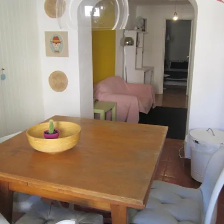 Center Apartment *